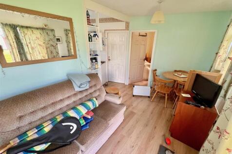 Open Plan Living/Dining/Kitchen Area