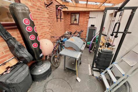 Side Porch/Utility
