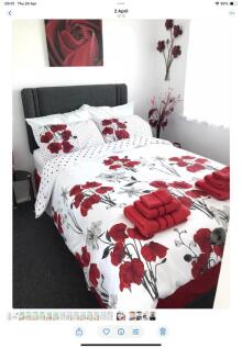 Bedroom 1 (3).jpg