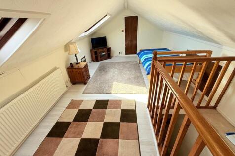 Attic Room/Bedroom 3