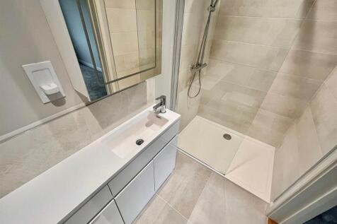 Bed 1 En-Suite
