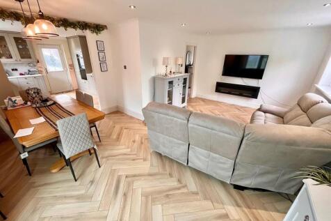 Open Plan Living/Dining Room