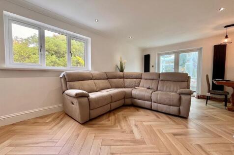 Open Plan Living/Dining Room