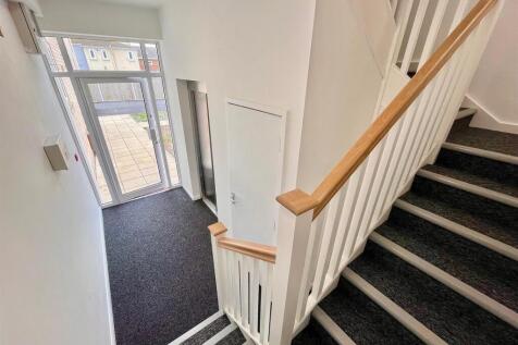Entrance hall.jpg