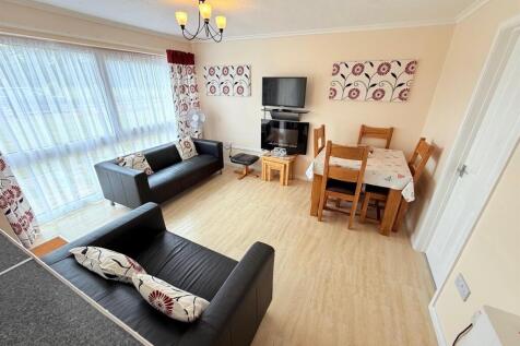 Living/Dining Area