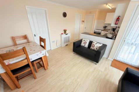 Open Plan Living/Dining/Kitchen Area