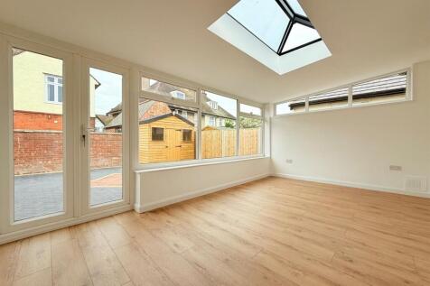 Sunroom (1).jpg