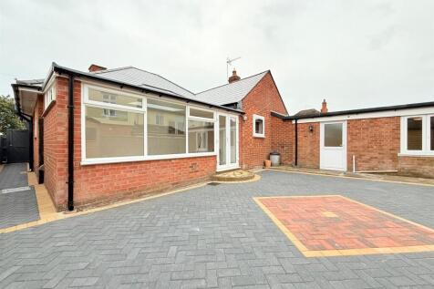 Rear garden (2).jpg