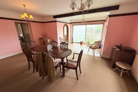 Sitting/Dining Room