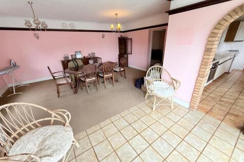 Sitting/Dining Room