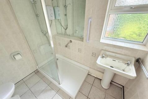 Shower room.jpg