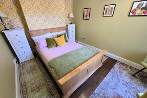 Sitting Room/Bedroom