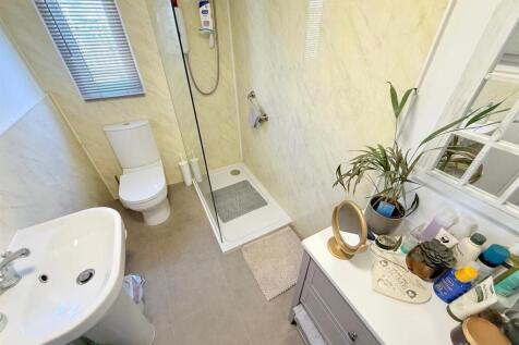 Shower Room.jpg