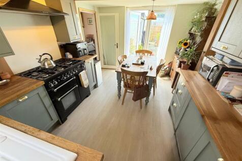 Kitchen 3.jpg