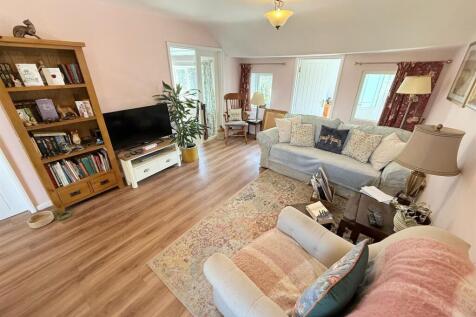 Living Room.jpg