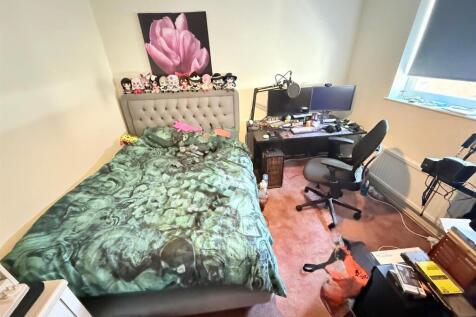 Bedroom 1.jpg