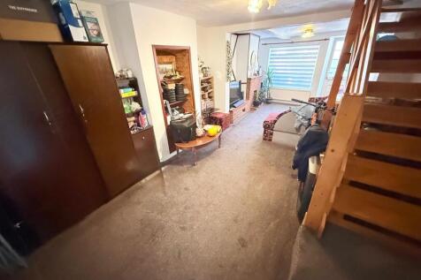 Living room 2.jpg