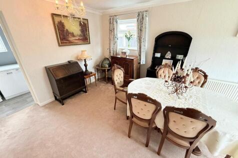 dining room 3.jpg