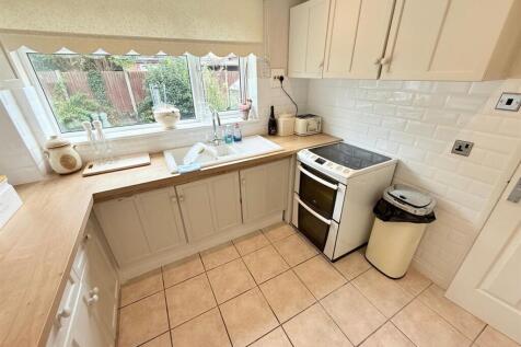 kitchen 2.jpg