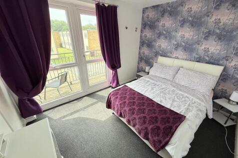 Bedroom 1.jpg