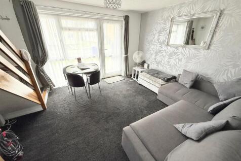 Living room 2.jpg