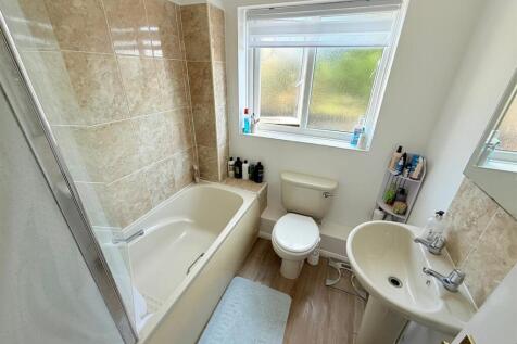 Bathroom 2.jpg