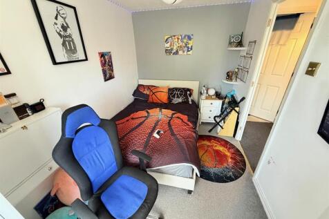 Bedroom 2 img 2.jpg