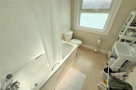 Bathroom.jpg