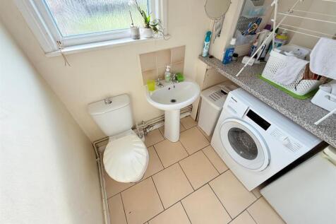 Second bathroom.jpg