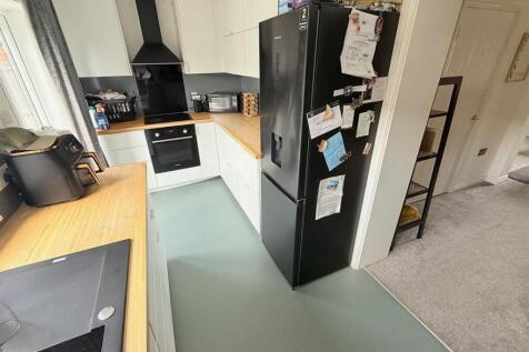 Kitchen 3.jpg