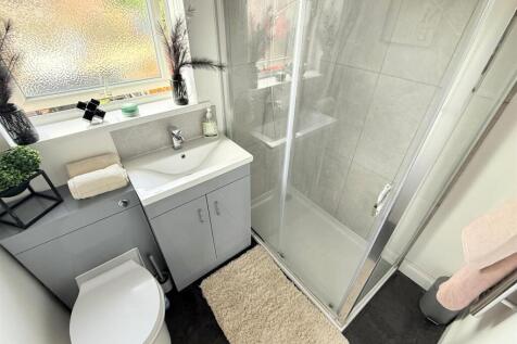 Shower Room.jpg