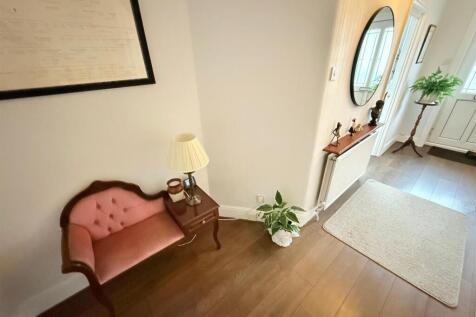 Spacious Entrance Hall