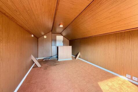 Attic/Hobbies Room