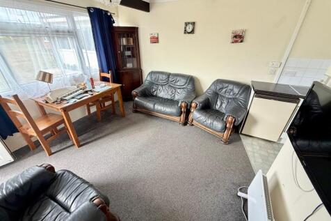 Living room/ Kitchenette