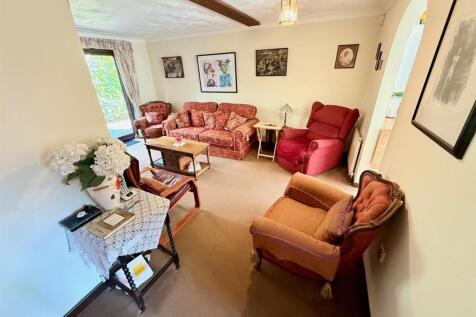 Open Plan Lounge/Dining Room