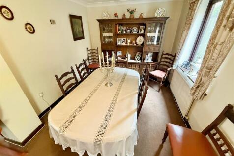 Open Plan Lounge/ Dining Room