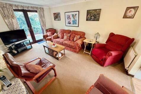 Open Plan Lounge/ Dining Room