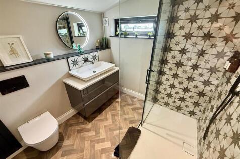 Family Shower Room