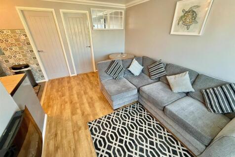 Open Plan Living Room/Dining Area