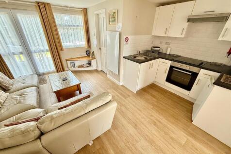 Open Plan Living Room/Dining Area
