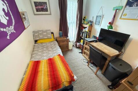 Private Bedroom 5