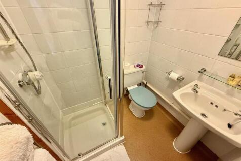 Bed 5 En-Suite Shower Room