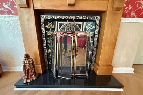 Living Room/Fireplace