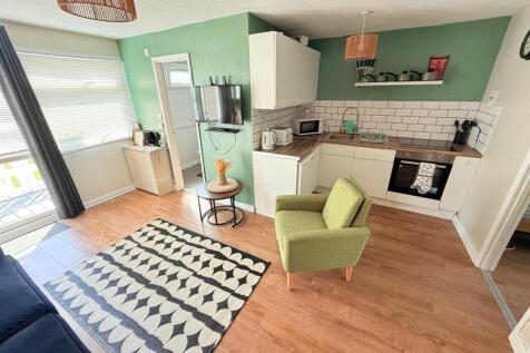 Open Plan Living Room/Dining Area