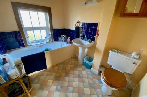 Bathroom.jpg