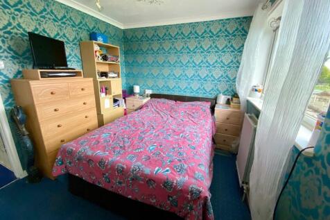 MASTER BEDROOM.jpg