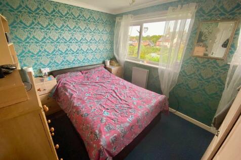 BEDROOM 1.jpg
