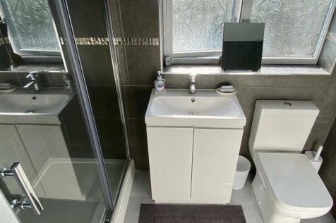 EN SUITE.jpg