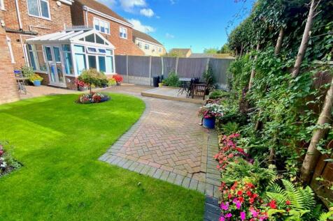 GARDEN AREA.jpg