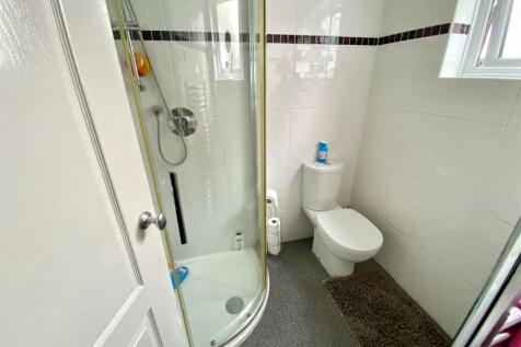 SHOWER GROUND FLOOR.jpg